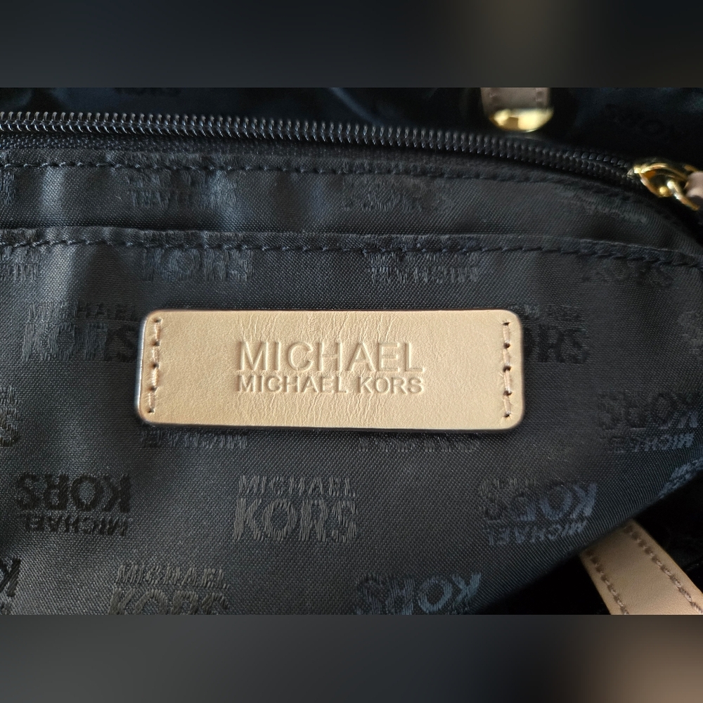 Michael Kors Jet Set Signature Black Patent Leather Mirror Large Tote Bag Purse - Picture 4 of 8